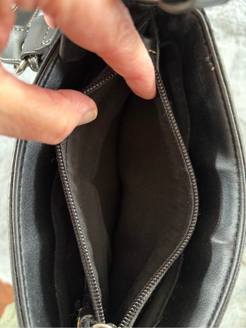 Chaps Black Crossbody Bag with Gold-Tone Hardware - Picture 5 of 7